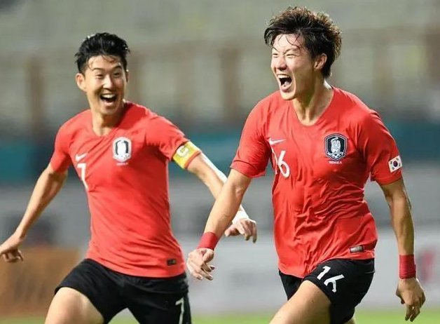 媒体人：邓涵文与云南玉昆更接近，重庆和铁人也有想法
